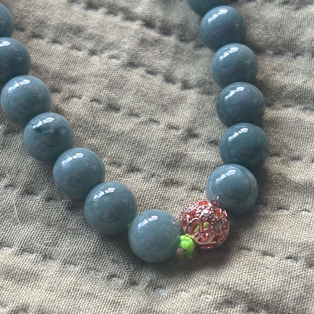Grade A Jadeite Beaded Necklace with Pendant - Picture 3 of 9